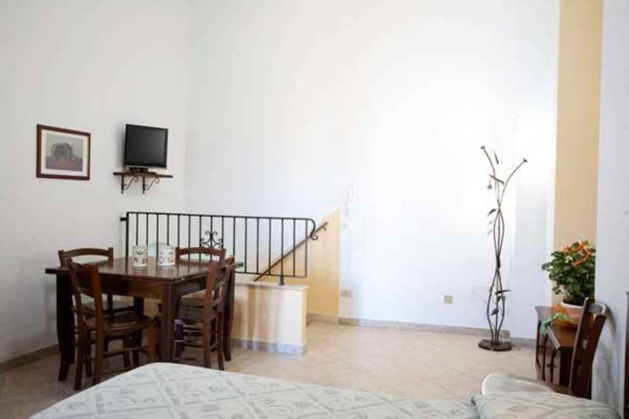 Bed & Breakfast Il Castellino Санто-Стефано-ди-Камастра Экстерьер фото
